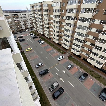 Apartament Lux Bacovia 2 Apartment Bacau Luaran gambar