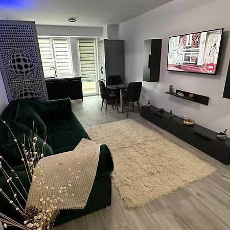 Apartament Lux Bacovia 2 Apartment Bacau Luaran gambar