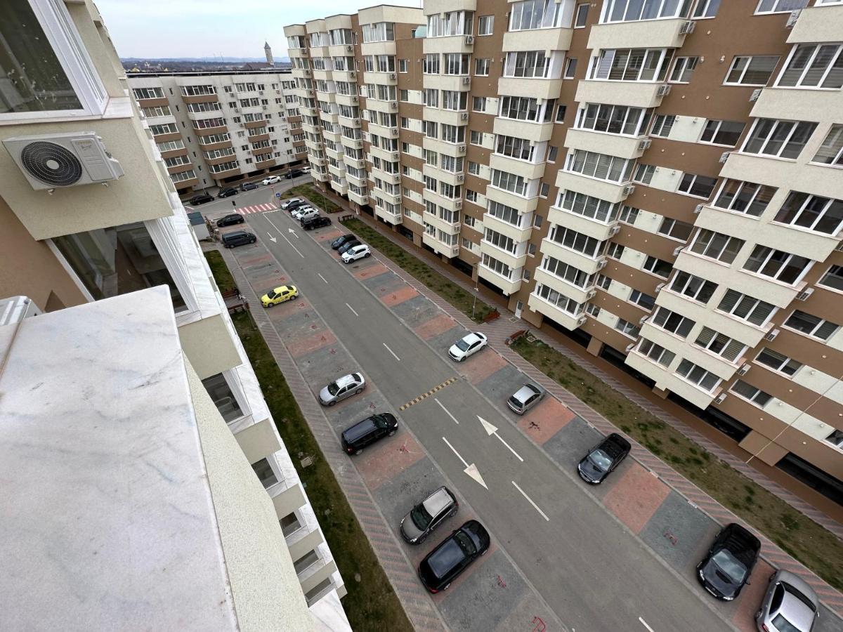Apartament Lux Bacovia 2 Apartment Bacau Luaran gambar